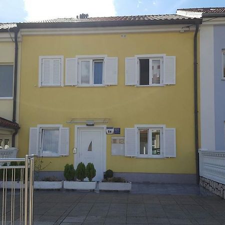 Appartamento Haus Ella Novi Vinodolski Esterno foto