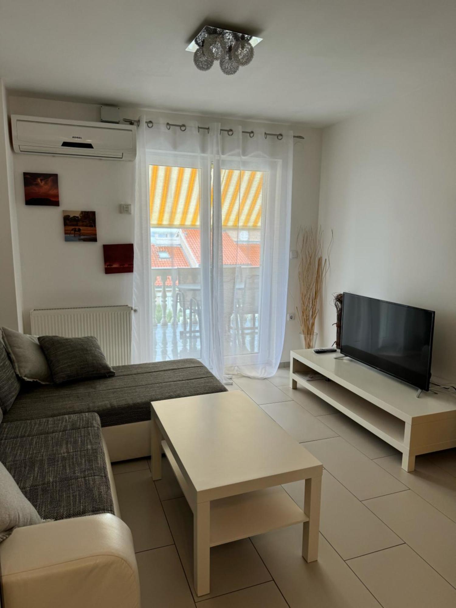 Appartamento Haus Ella Novi Vinodolski Esterno foto