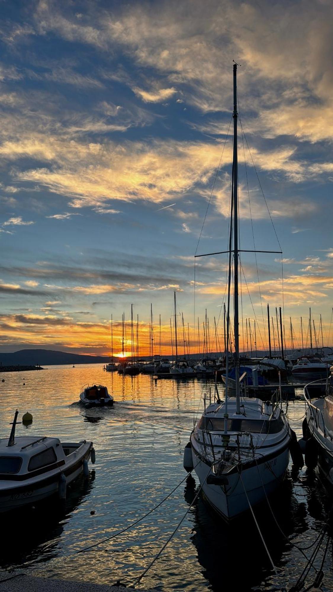 Appartamento Haus Ella Novi Vinodolski Esterno foto