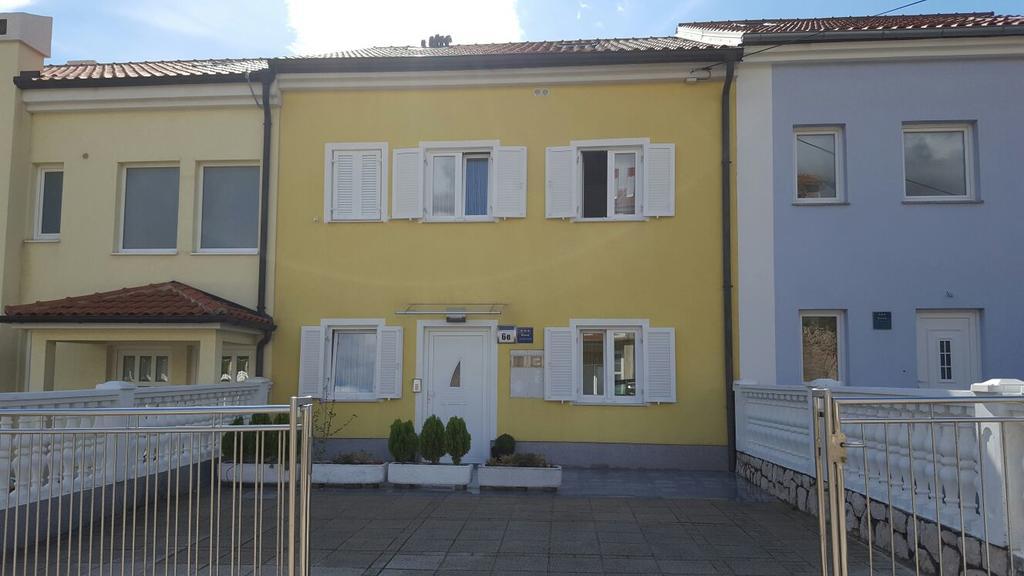 Appartamento Haus Ella Novi Vinodolski Esterno foto